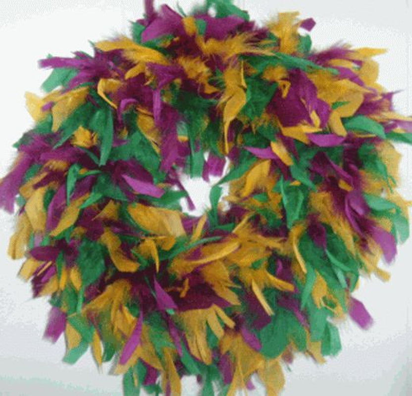 GORGEOUS FEATHER WREATHS for Chistmas! Nice Beautiful Gift Wreaths...Love These!