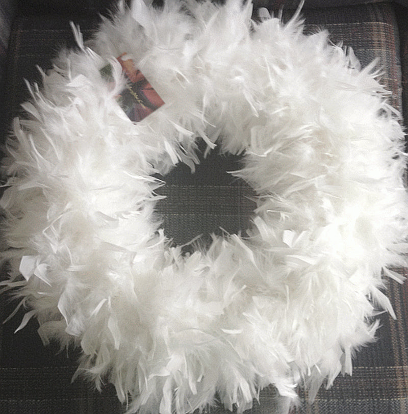 GORGEOUS FEATHER WREATHS for Chistmas! Nice Beautiful Gift Wreaths...Love These!