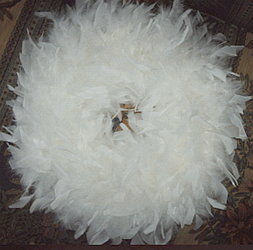 GORGEOUS FEATHER WREATHS for Chistmas! Nice Beautiful Gift Wreaths...Love These!